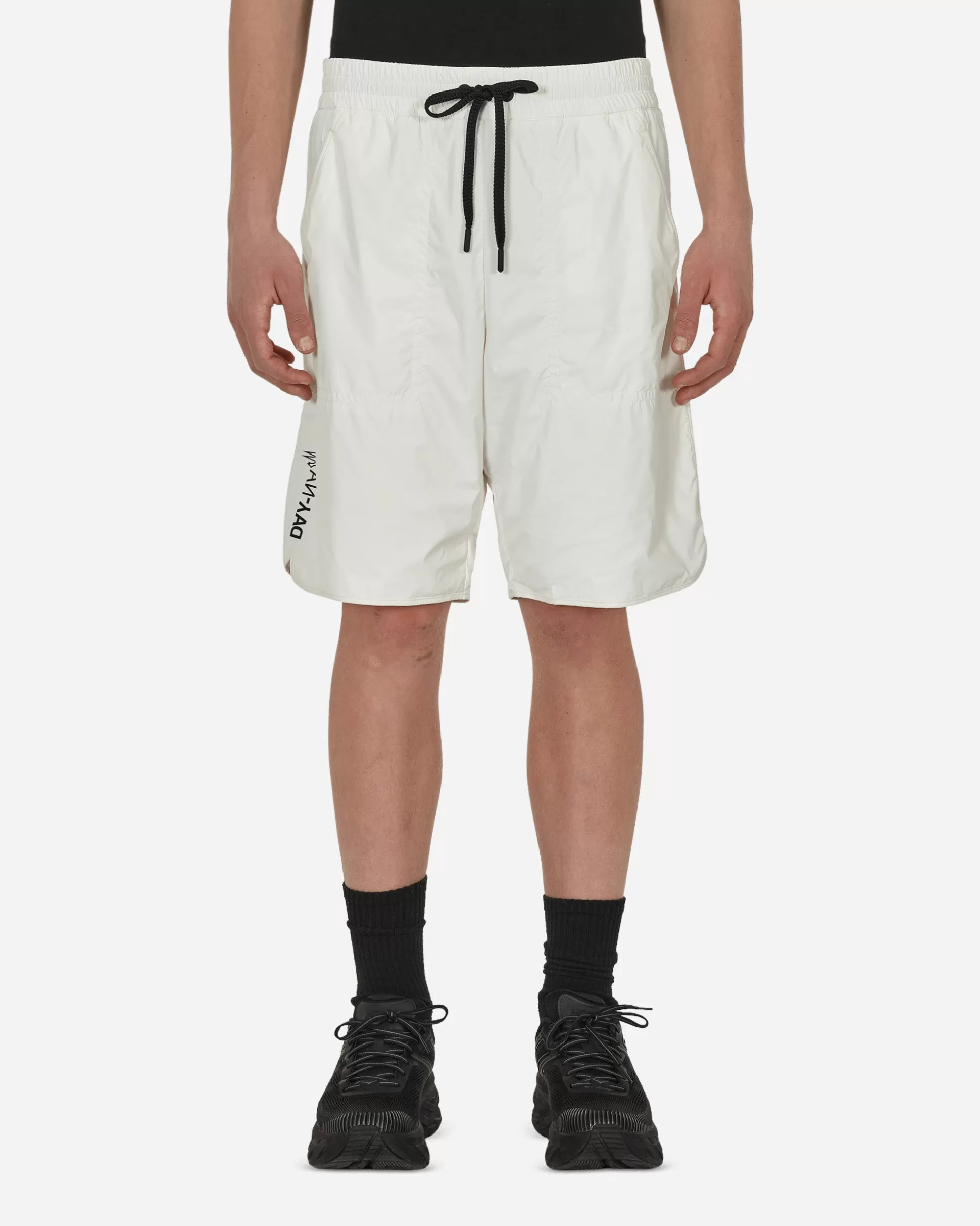 Moncler Grenoble Day-Namic Shorts White New